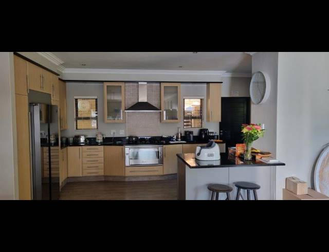 3 BEDROOM APARTMENT FOR SALE IN LA LUCIA